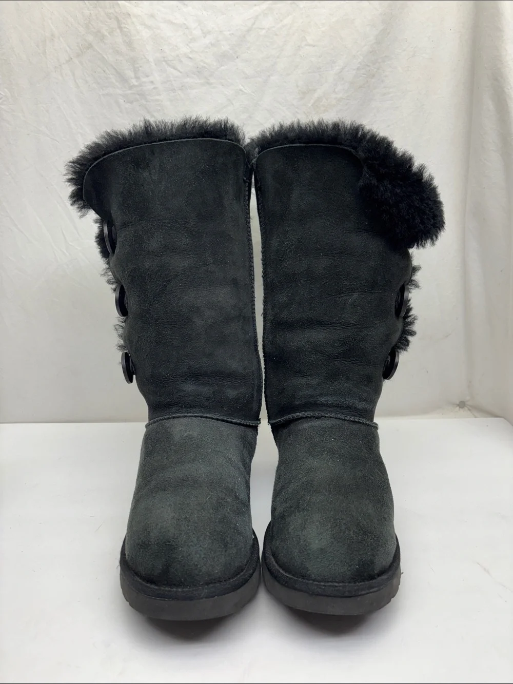 UGG Bailey Button Boots, size 7, box 75